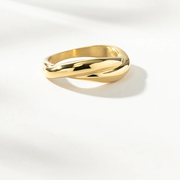 Uncommon James Twist Ring - Picture 2 of 3